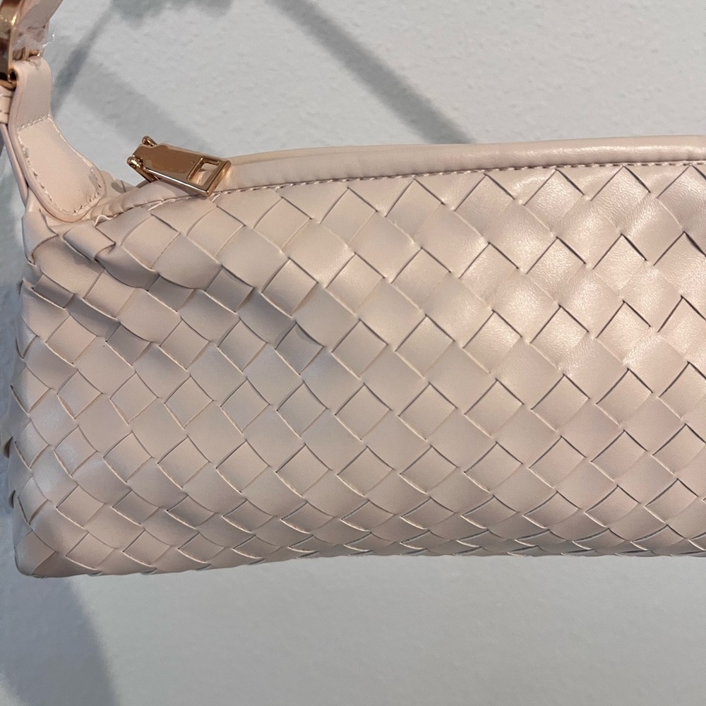 Elegant Cream Woven Faux Leather Shoulder Bag - Picture 3 of 6